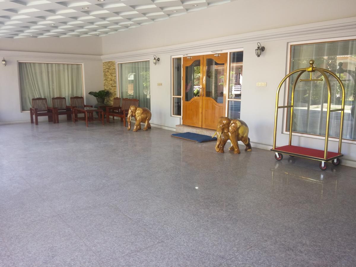 Hotel Juno Pakokku Bagian luar foto