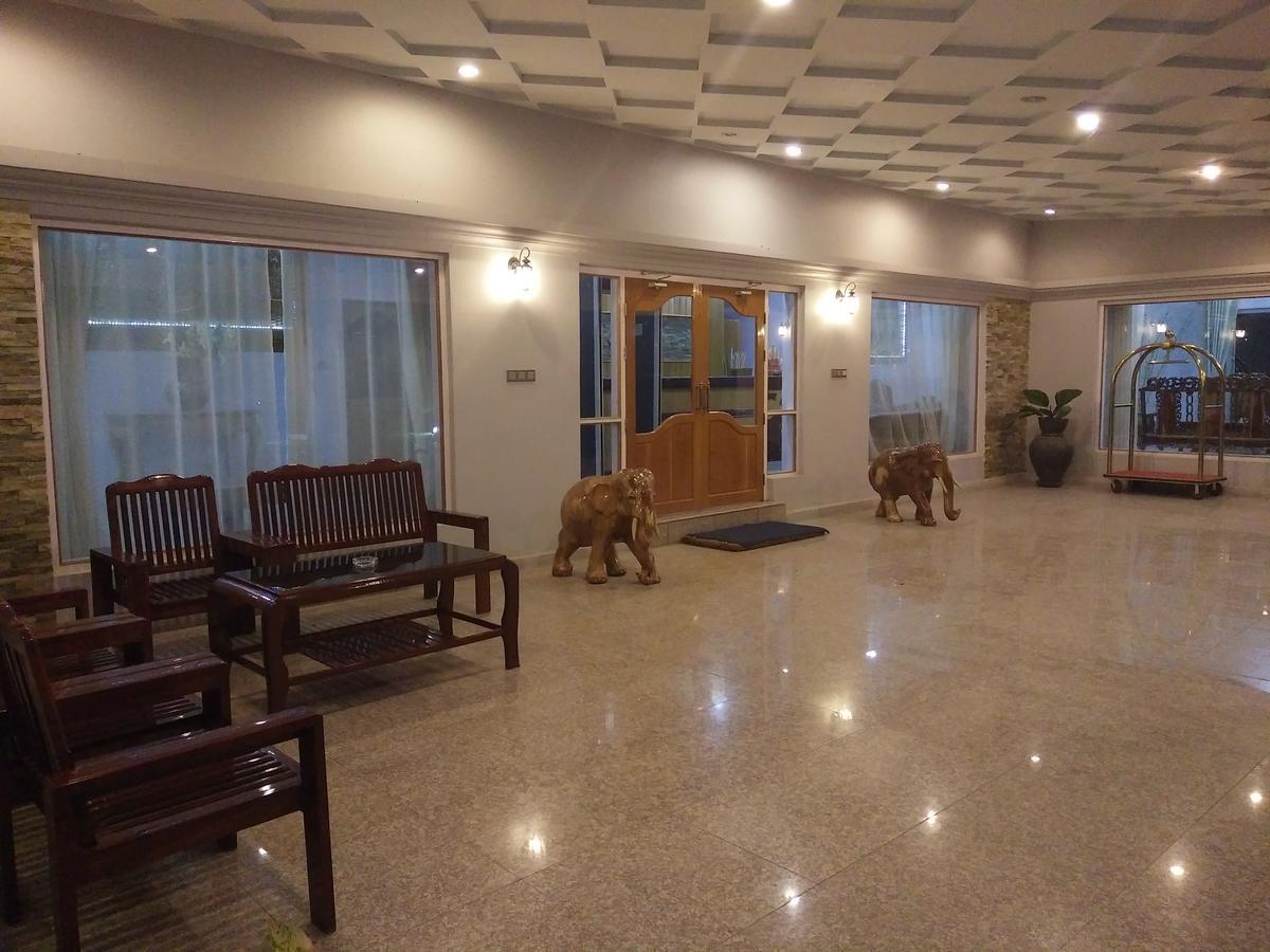 Hotel Juno Pakokku Bagian luar foto